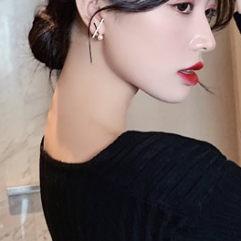 Geometric X Pearl and Diamond Earring Silver Color - Picture 5 of 6